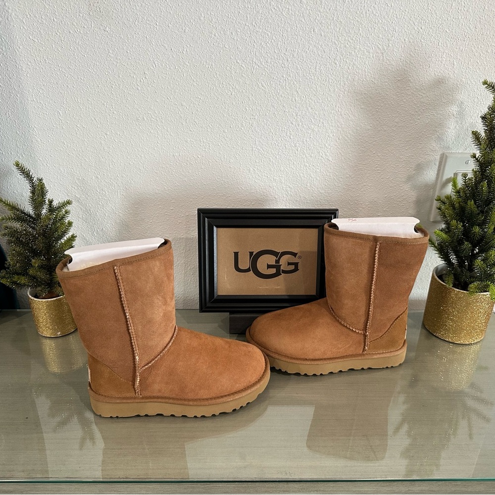 NEW: UGG Women’s Classic Short Boot II